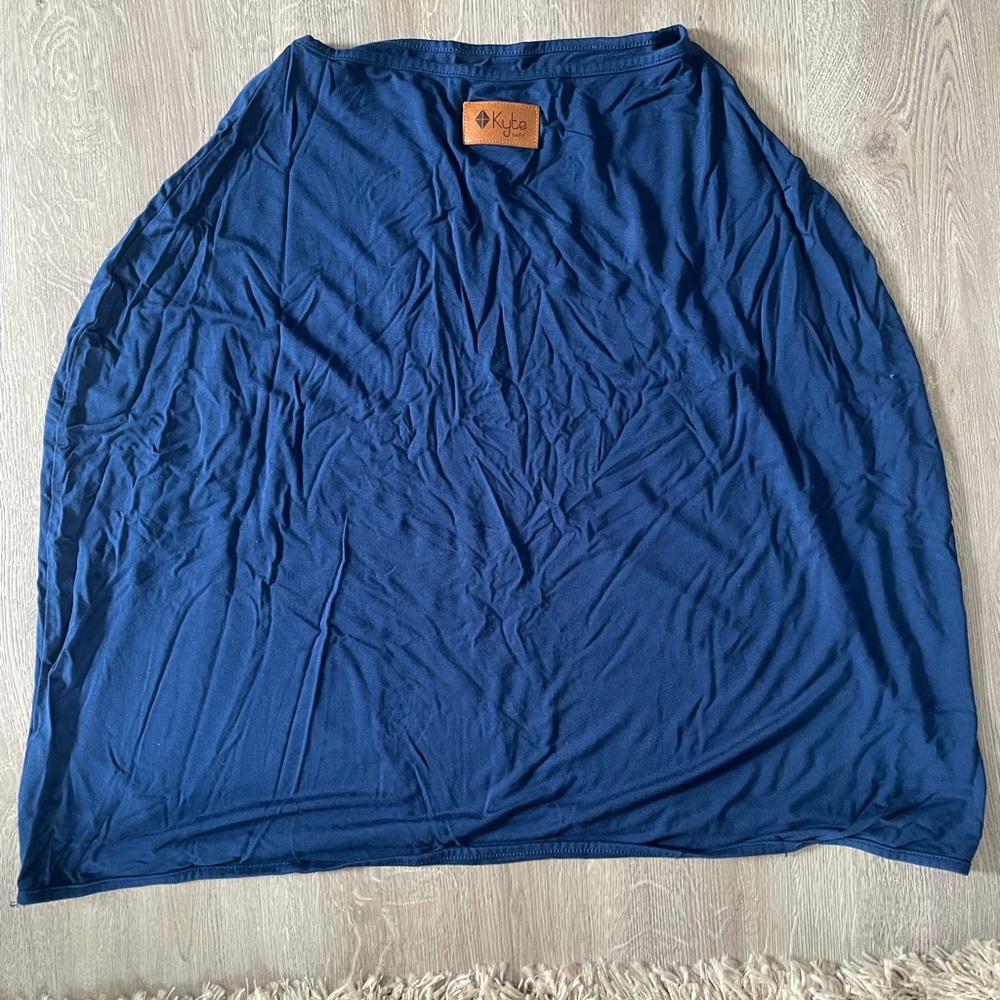 Kyte Baby car seat cover / breast feeding cover